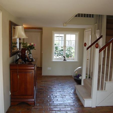 Pickwick House Bed & Breakfast Stoke by Clare ภายนอก รูปภาพ