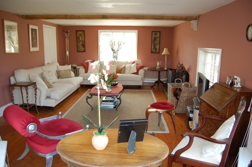 Pickwick House Bed & Breakfast Stoke by Clare ภายนอก รูปภาพ