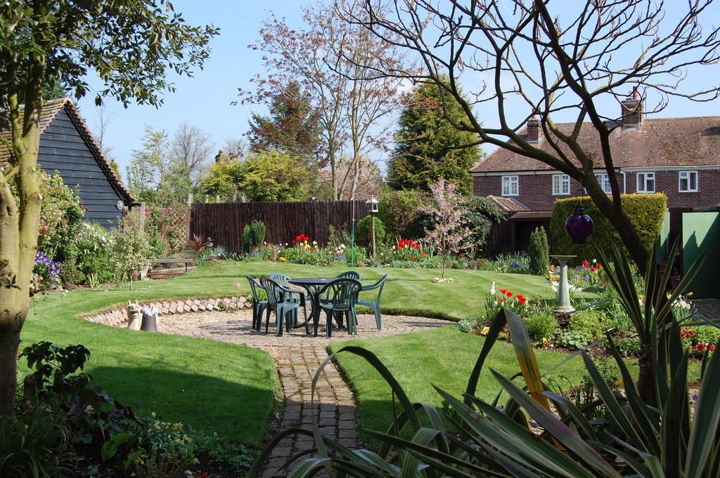 Pickwick House Bed & Breakfast Stoke by Clare ภายนอก รูปภาพ
